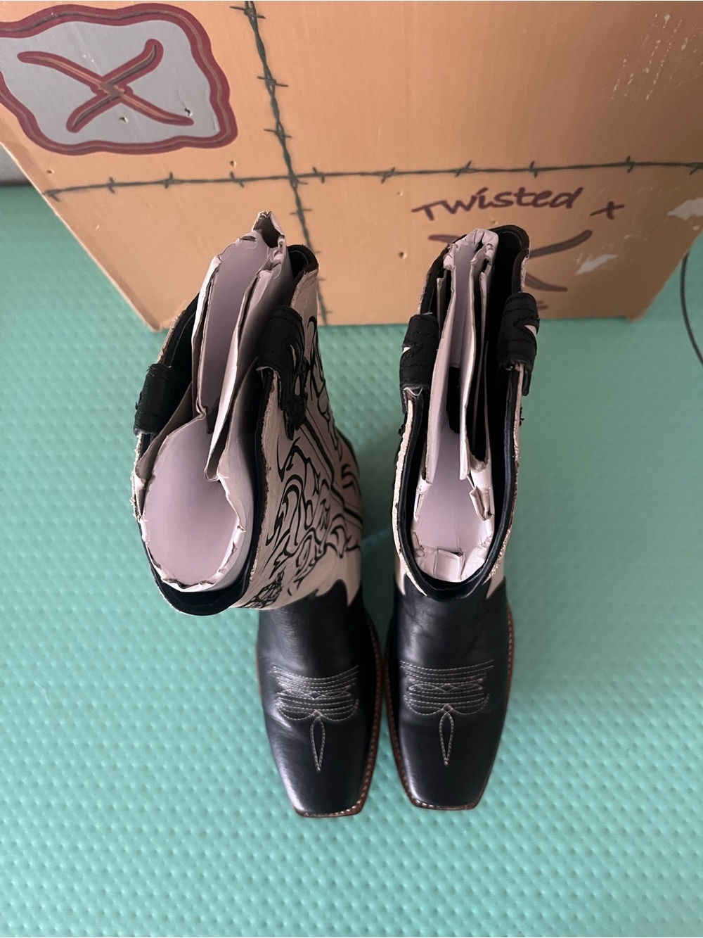 Twisted X Black and White Women’s Steppin Out Cowboy Boots Size 8.5 - Picture 6 of 10
